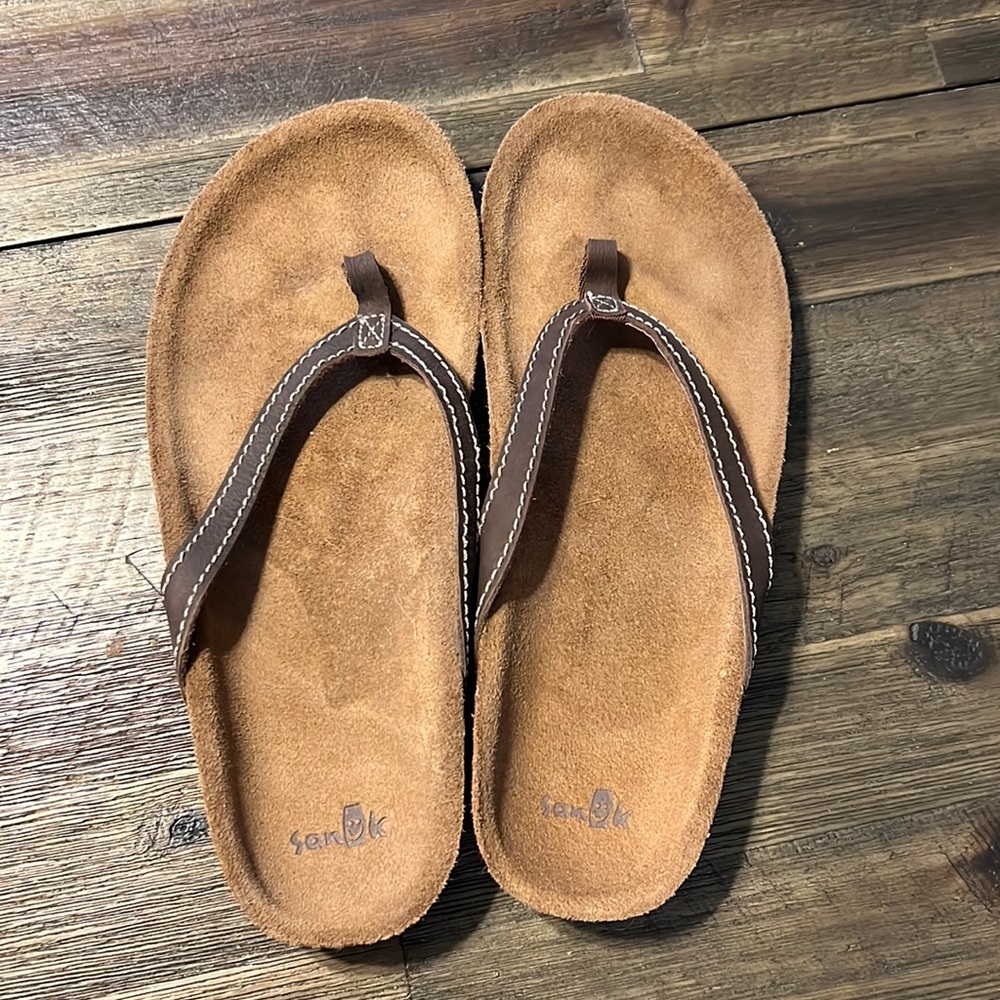 New Sanuk Suede Sandals/Flip Flops- size 10